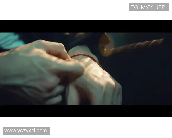 足球明星亲吻手腕的背后故事与情感表达揭秘