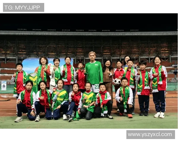 足球明星与孩子们共舞梦想在广告中传递快乐与希望的力量